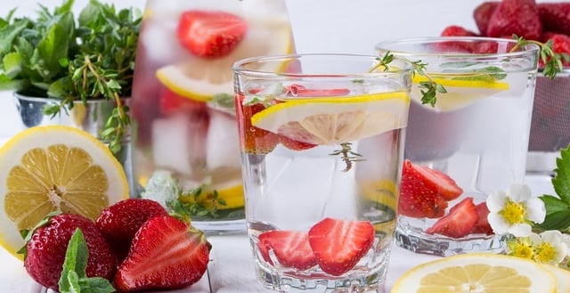 DIY Infused Waters to detox and lose weight